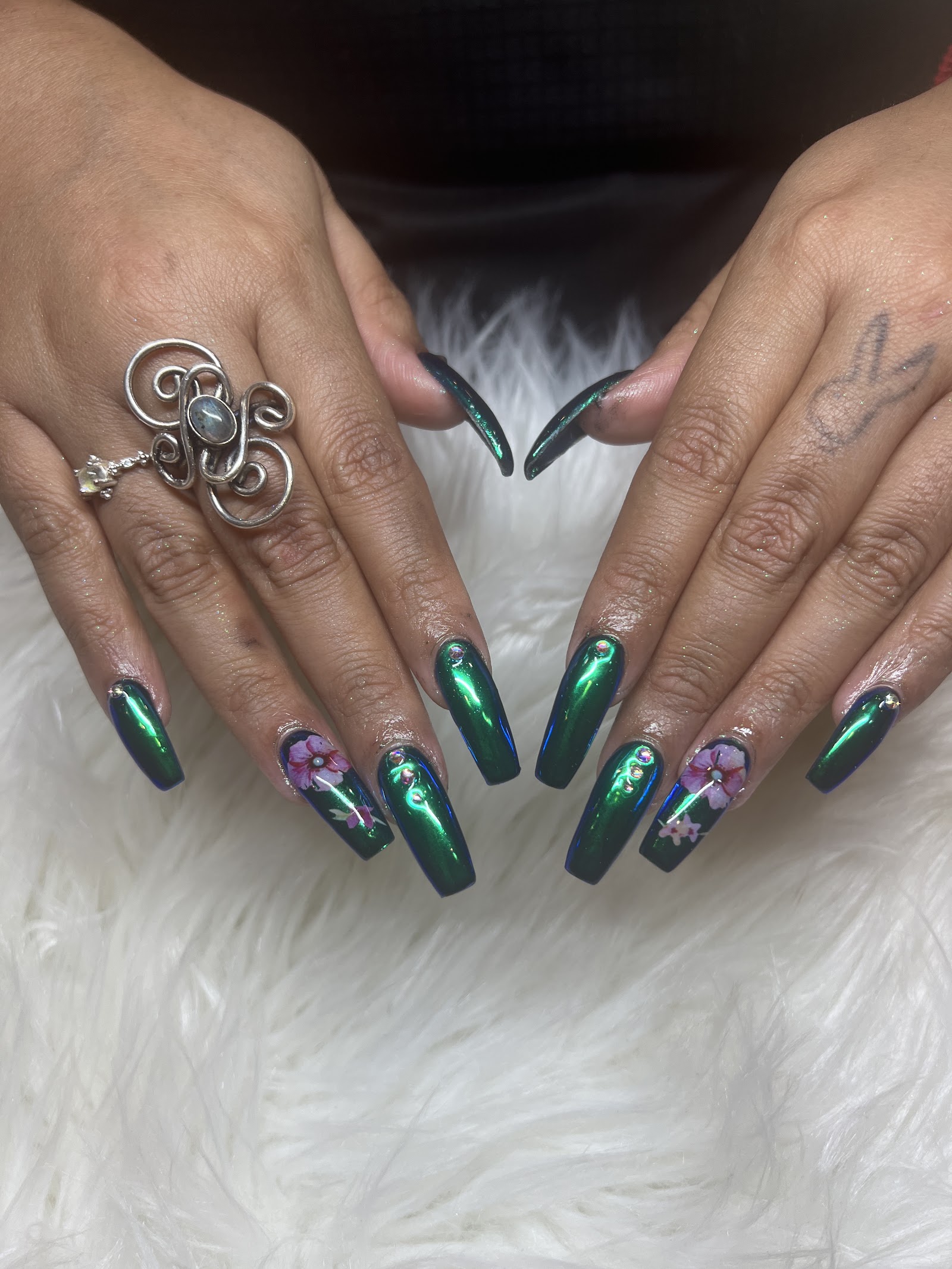 Lily Nails nail photo 5